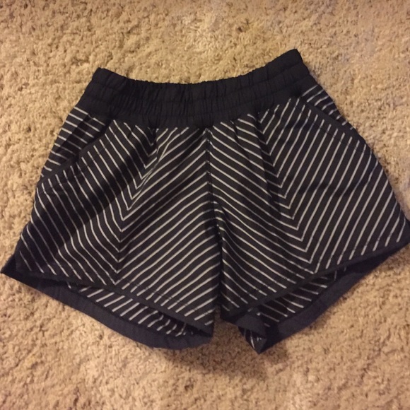 lululemon athletica Pants - Lululemon Tracker Shorts