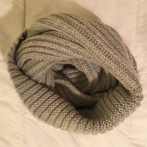 Chunky Gray BR Infinity Scarf
