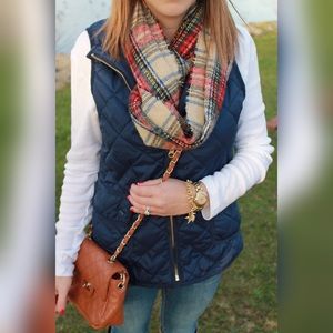 🎈Navy quilted vest