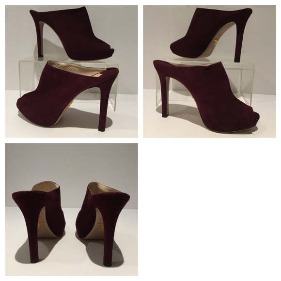 ๐ SOLD๐ PRADA SUEDE OPEN-TOE SHOES - Picture 3 of 4