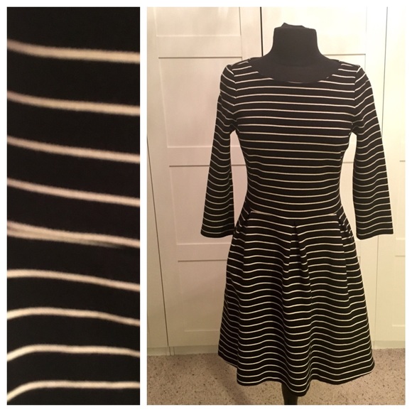 BANANA REPUBLIC b&w striped fit and flare dress