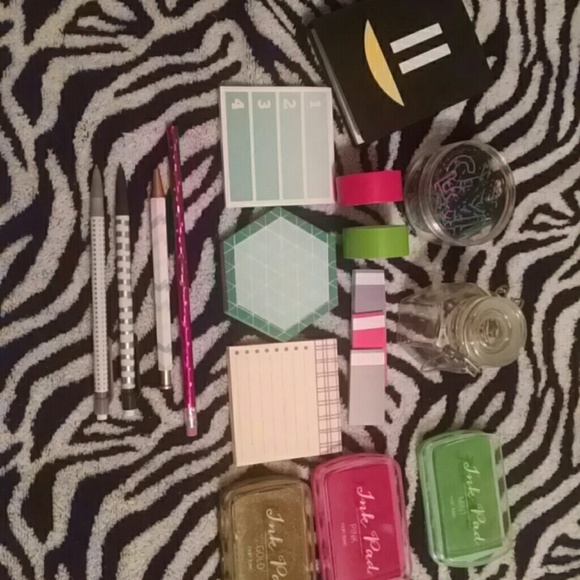 Planner/Desk accessories and paper