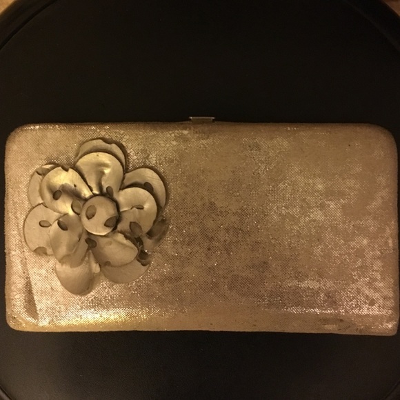 NWOT💗 White Rose Wallet
