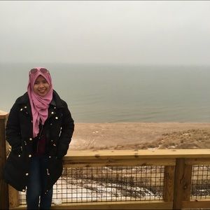 Meet your Posher, Ezzati
