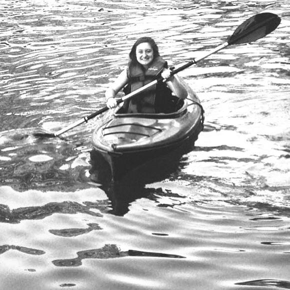 Meet your Posher, Rae - Picture 3 of 4