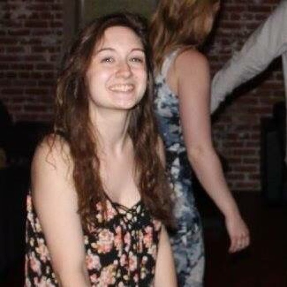 Meet your Posher, Rae - Picture 4 of 4