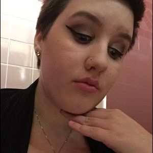 Meet your Posher, Cara