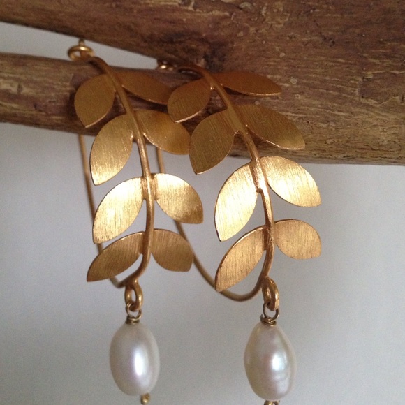 Jewelry - 🎉HP🎉 Hoop earrings