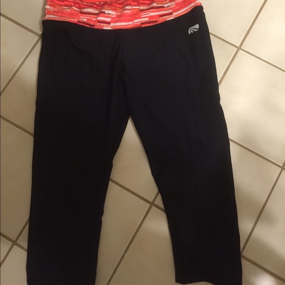 Capri yoga pants