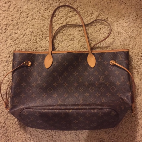 Louis Vuitton Handbags - Louis Vuitton Monogram MM Neverfull Tote