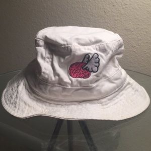 White bucket hat