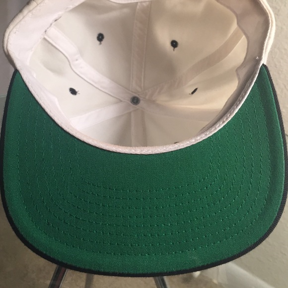 White SnapBack - Picture 4 of 4