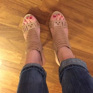 LAST CHANCE! Nine West Size 10 Nude Heels!