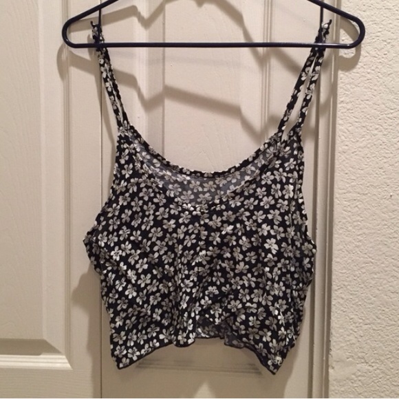 Brandy melville crop top - Picture 2 of 3