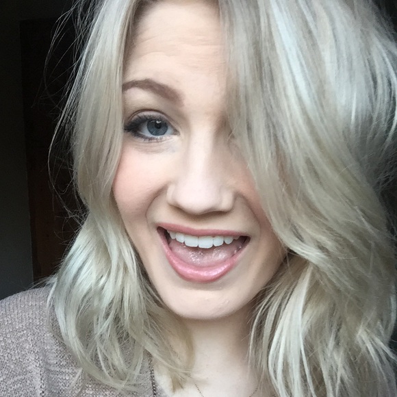 Meet your Posher, Lauren