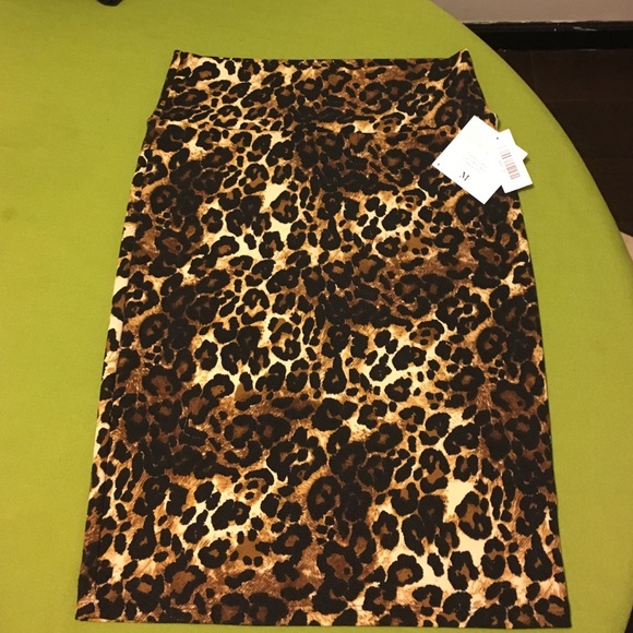 New with tag Lularoe Cassie skirt