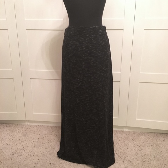 LOU & GREY black and white space dye maxi skirt