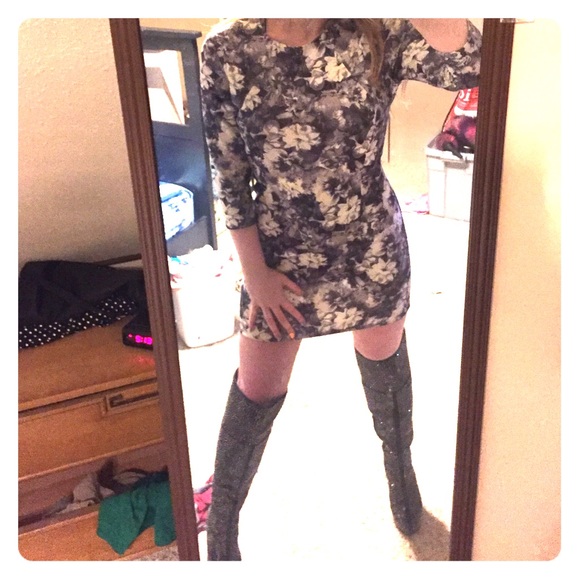 Sexy floral print dress!