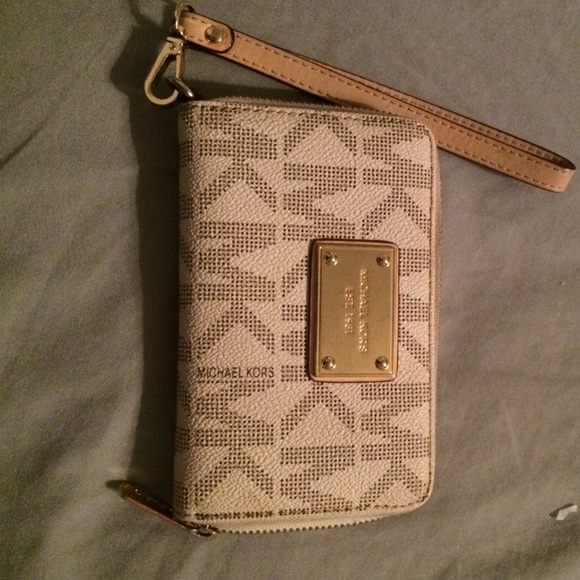 Micheal corse wallet