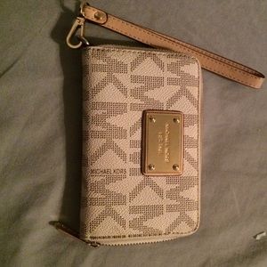 Micheal corse wallet