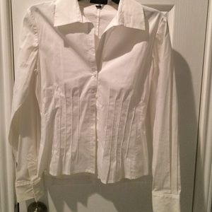 Tahari button down blouse