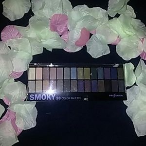 New Smoky eye shadow palette 28 colors