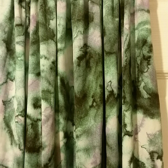 ***SOLD IN BUNDLE*** Green tie dye tube dress - Picture 2 of 4