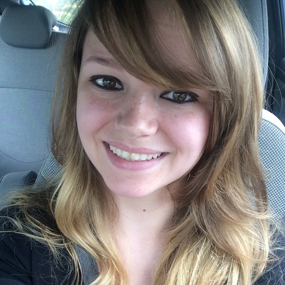 Meet your Posher, Megan - Picture 3 of 3