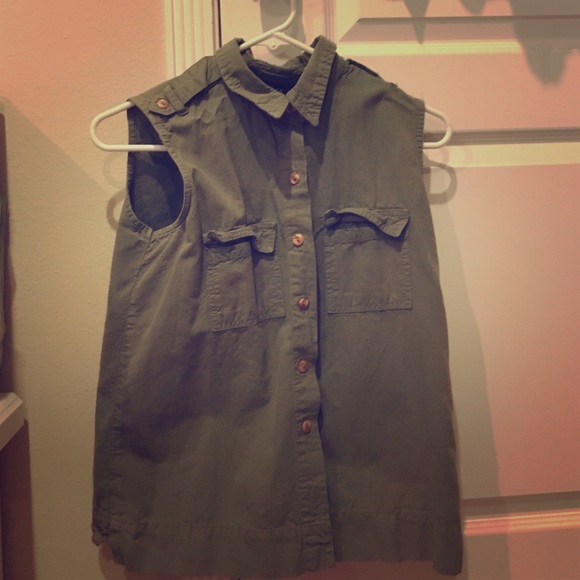 Army green vest button up