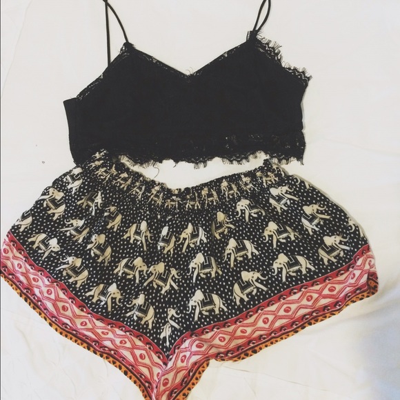 Elephant flowy shorts loose