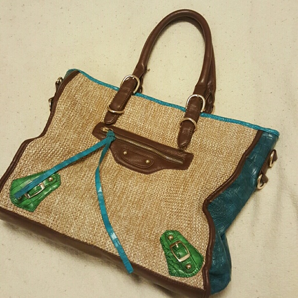 ADORABLE Fun tote/purse.