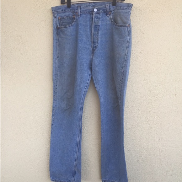 ON TREND: Authentic Vintage Levi's 501 1990' Jeans - Picture 2 of 4