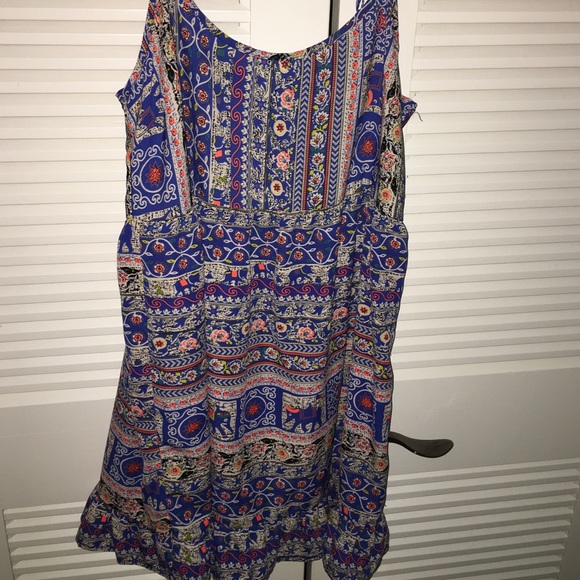 Spaghetti strap ruffled pattern dress