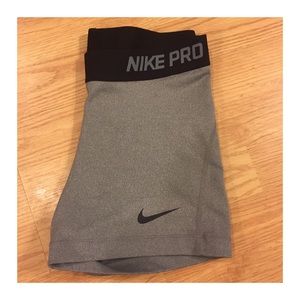 Nike pro shorts size medium