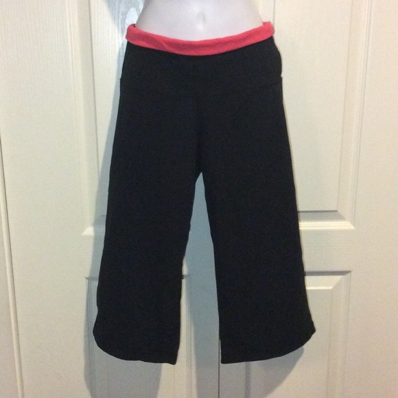 Lululemon Black capris