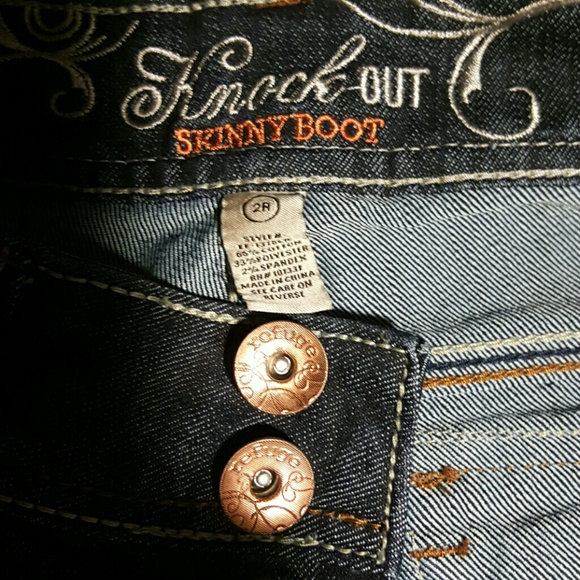 Jeans - Picture 2 of 3