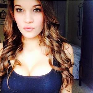 Meet your Posher, Nina