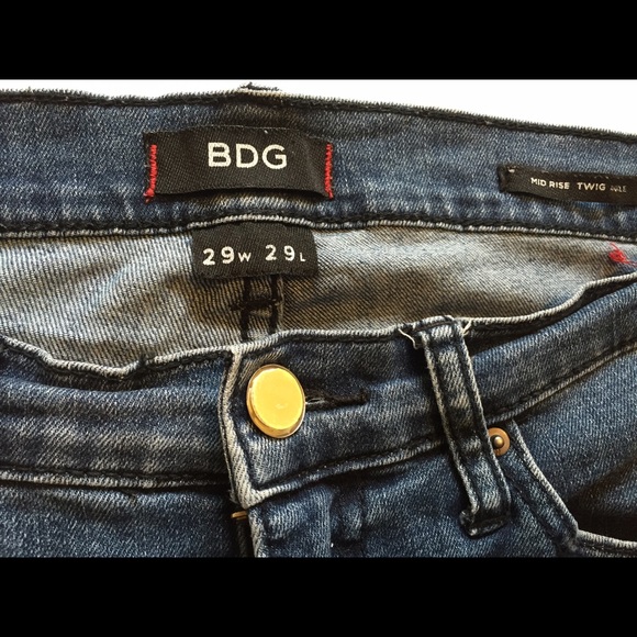 BDG Mid-Rise Twig Ankle Jeans