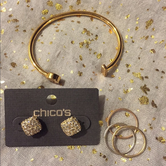 💕Alena stud earrings in gold 💕