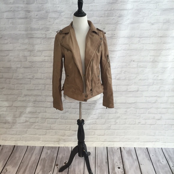 Forever 21 Jackets & Blazers - Faux Leather Jacket!