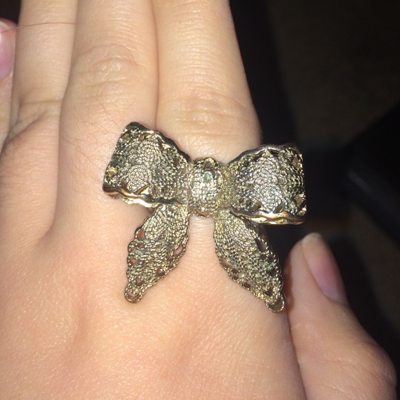 Gold toned Stretchy Bow Ring
