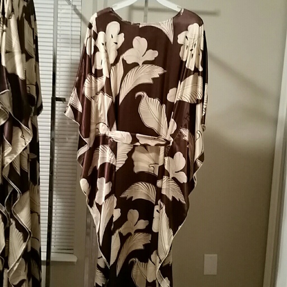 NWOT CAFTAN DRESS - Picture 3 of 4