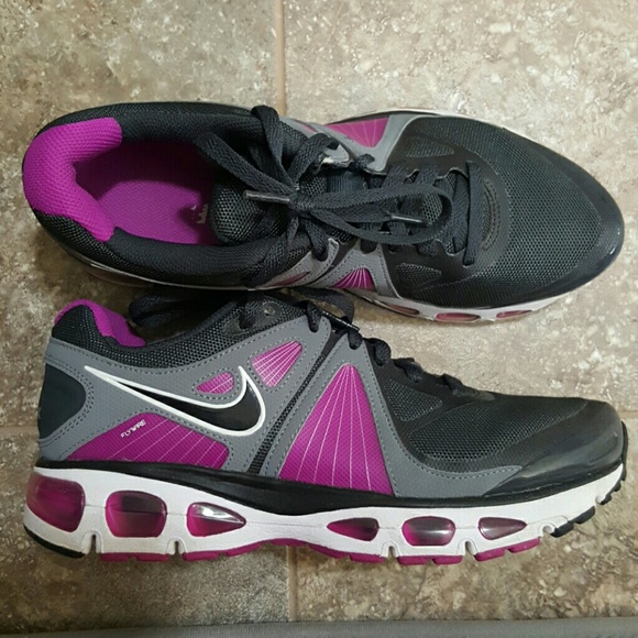 Nike Shoes - Nike Flywire AirMax