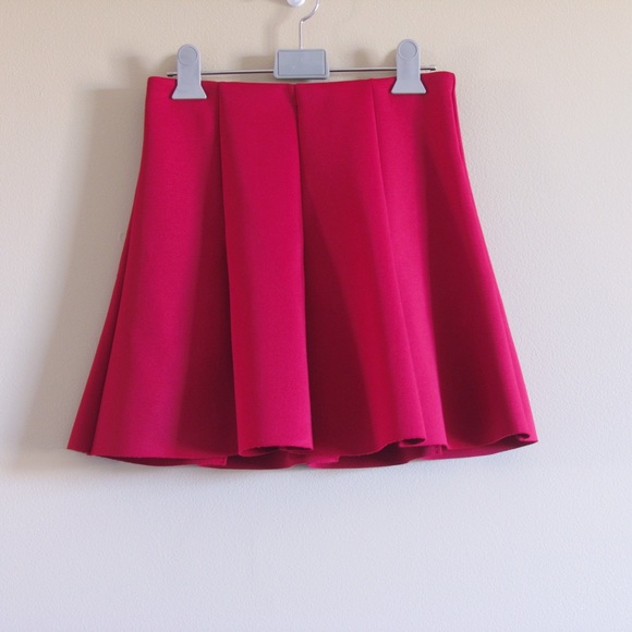 Forever 21 // Red Pleated Skirt - Picture 2 of 2