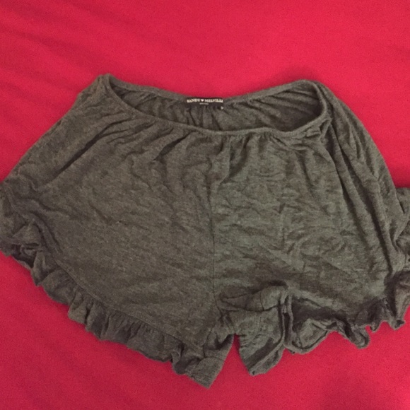 Brandy Melville Vodi shorts