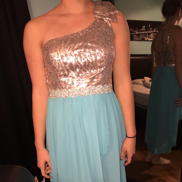 💥SALE💥 Formal/homecoming/prom dress blue highlow