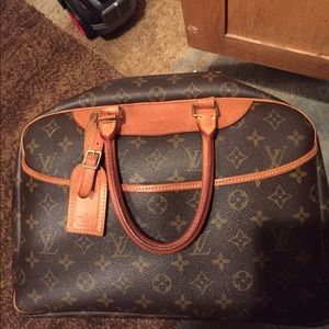 Authentic Louis Vuitton Deauvile