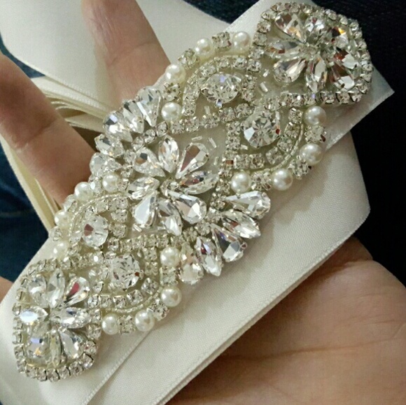 Hand-made pearl crystal off white &white belt - Picture 2 of 4