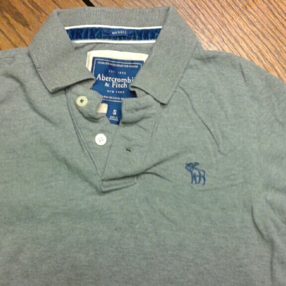 A n F collar muscle shirt