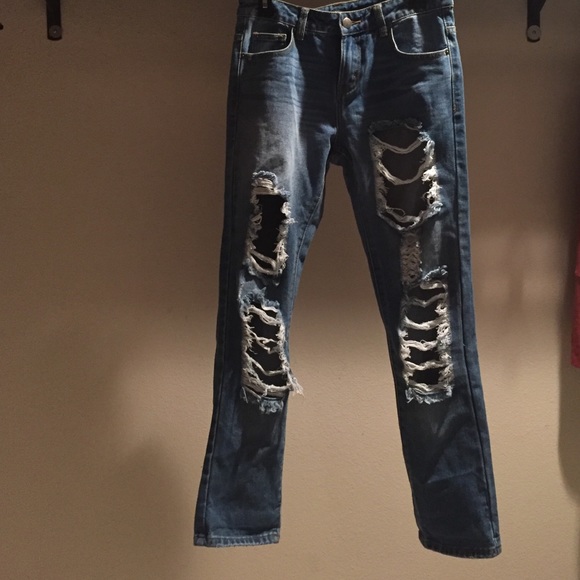 Cutest forever 21 boyfriend ripped jeans